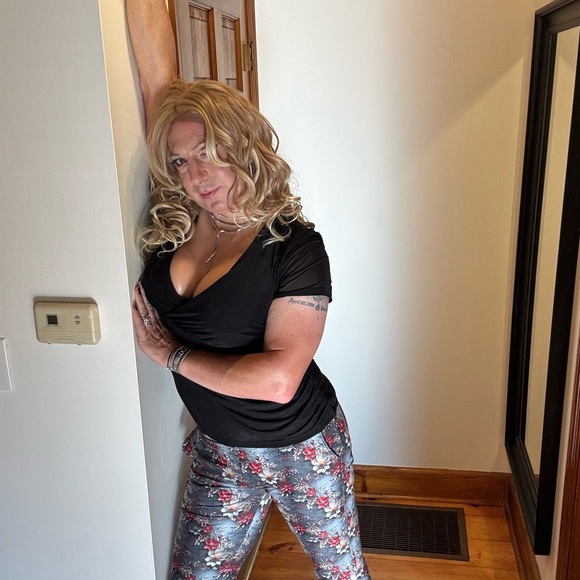 Meet your Posher, Wilfred - Picture 2 of 5